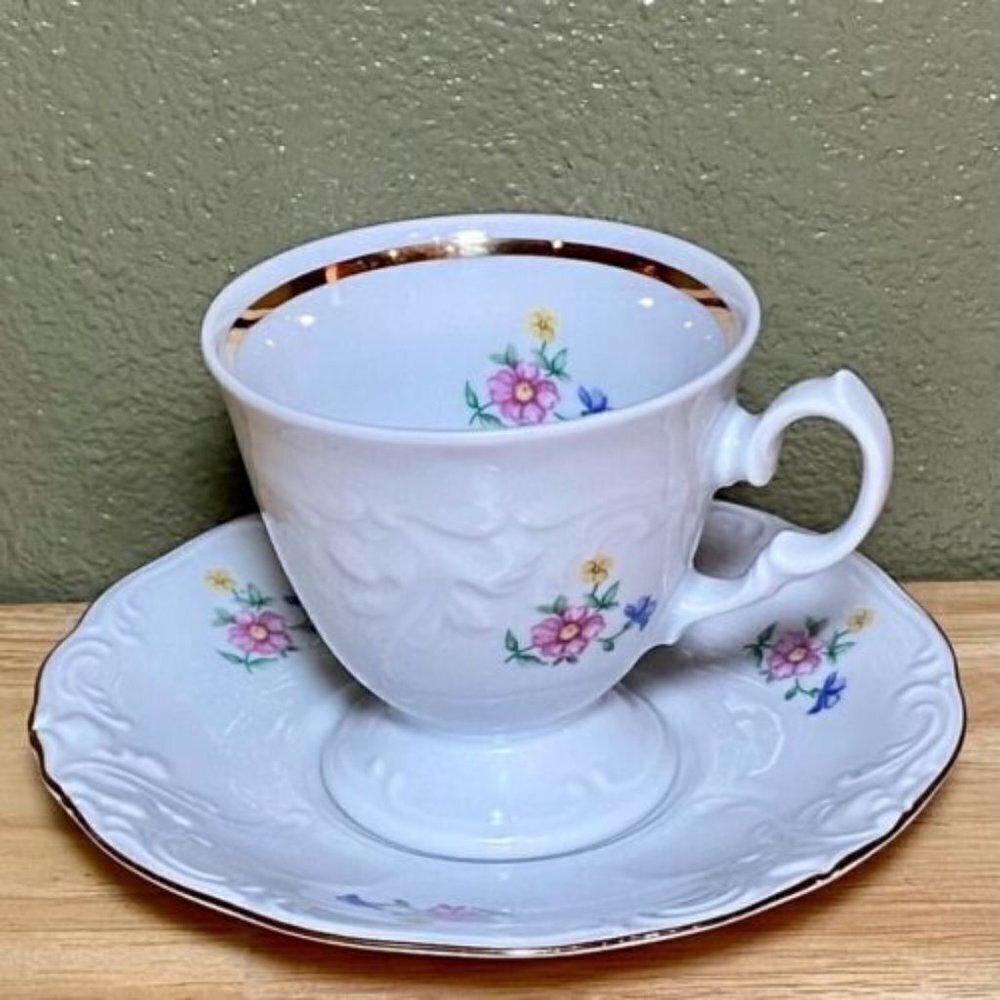 Wawel China • Floral Tea Cup & Saucer Set • Gold Trim • Made In Poland • Rare •‎